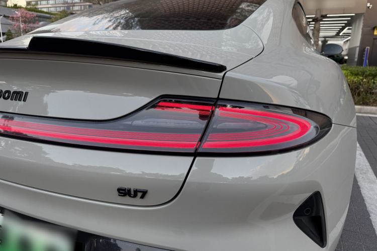 Used Xiaomi Auto SU7 2024 Rear-Drive Long-Range Intelligent Driving Version
