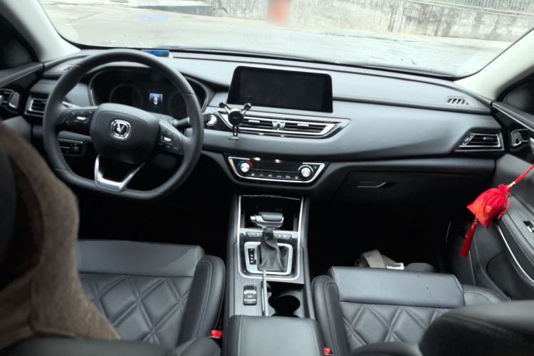 Used CHANGAN Ruicheng CC 2022 Blue Whale Edition 1.5T DCT Luxury Model Center Console