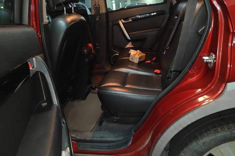 Used Chevrolet Captiva 2012 2.4L 4x4 Flagship Edition 7 Seats
