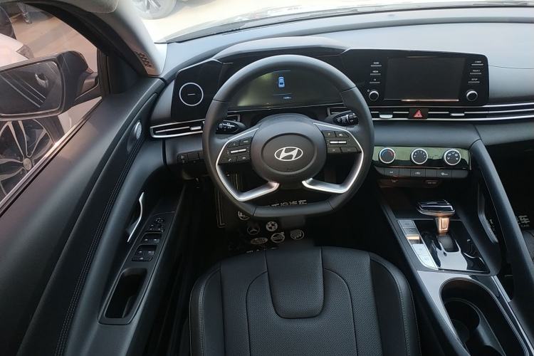 Used Hyundai Elantra 2023 1.5L CVT GLX Elite Edition Steering Wheel