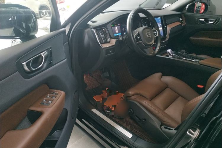 Used Volvo XC60 2024 B5 4x4 Smart Luxury Edition Driver Seat