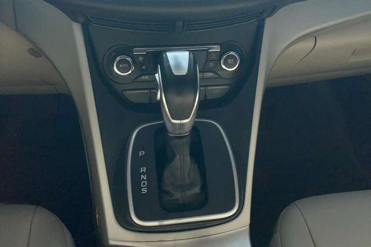 Used Ford Kuga 2013 2.0L GTDi Four-Wheel-Drive Elite Model