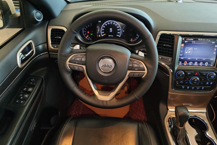 Used Jeep Grand Cherokee 2016 3.0L Comfort Navigation Edition Steering Wheel