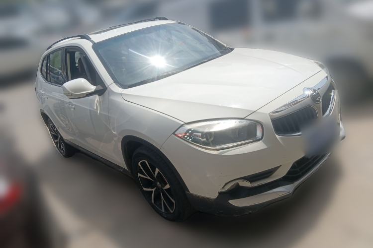 Used Brilliance V5 2016 1.5T Manual Two-Wheel Drive Smart Version Front Right 45 Deg