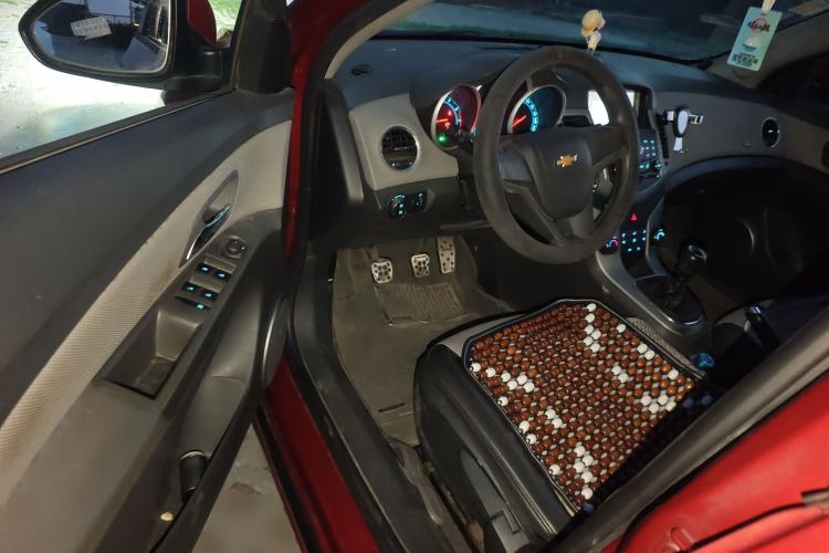 Used Chevrolet Cruze 2013 1.6L SL Grand Edition Manual Transmission
