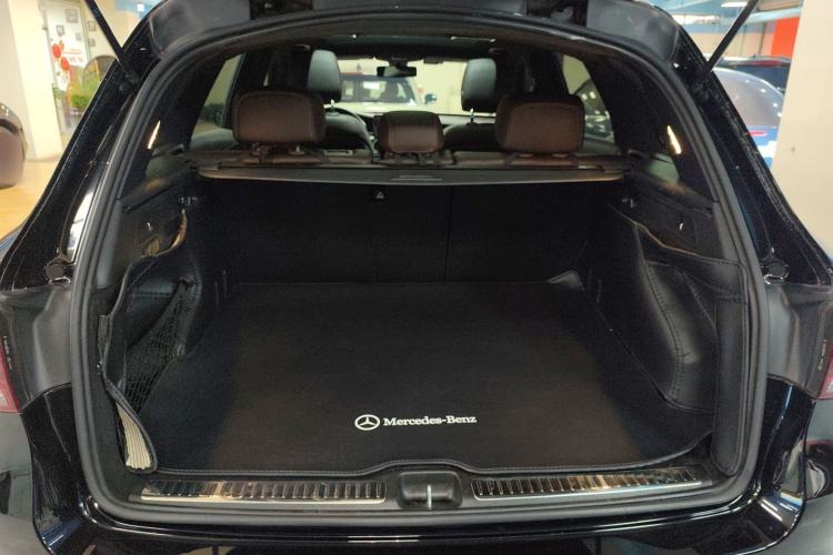 Used Mercedes-Benz GLC 2020 Facelift GLC 260 L 4MATIC Luxury Edition
