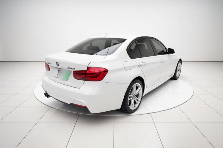 Used BMW 3 Series 2018 320i M Sport Package Exterior 5