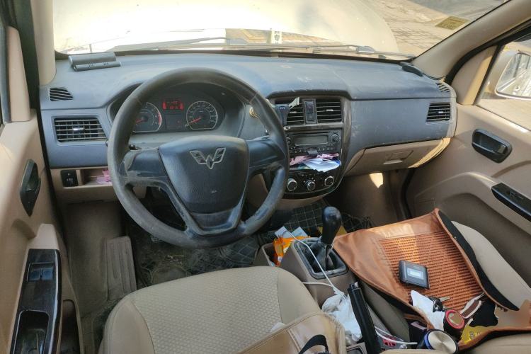 Used Wuling Rongguang 2014 1.2L S Standard Model