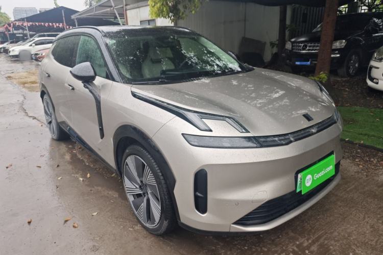 Used Lynk & Co 08 EM-P 2023 220km All-Wheel-Drive Performance Halo Front Right 45 Deg