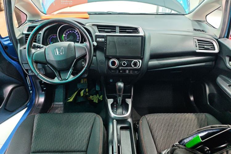 Used Honda Fit 2018 1.5L CVT Trendy Run+ Edition Center Console