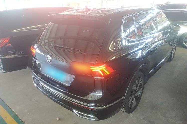 Used Volkswagen Tiguan L 2023 Restyled 330TSI Automatic Two-Wheel Drive R-Line Enhanced Comfort Version Rear Right 45 Deg