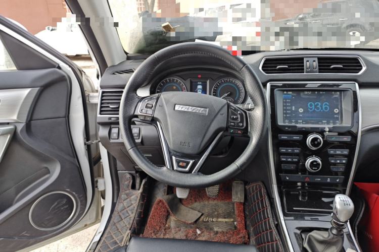 Used Haval H2 2016 Red-Label 1.5T Manual Two-Wheel Drive Luxury Model