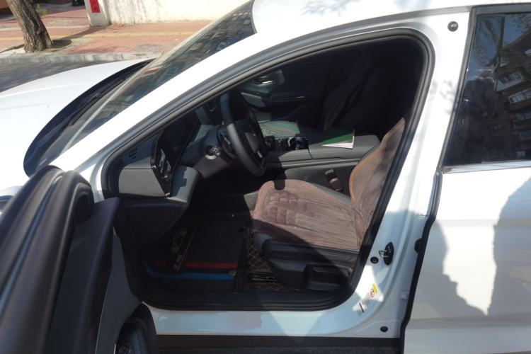 Used BYD Qin L 2025 DM-i Smart Drive 80KM Leading Model Left Front Seat