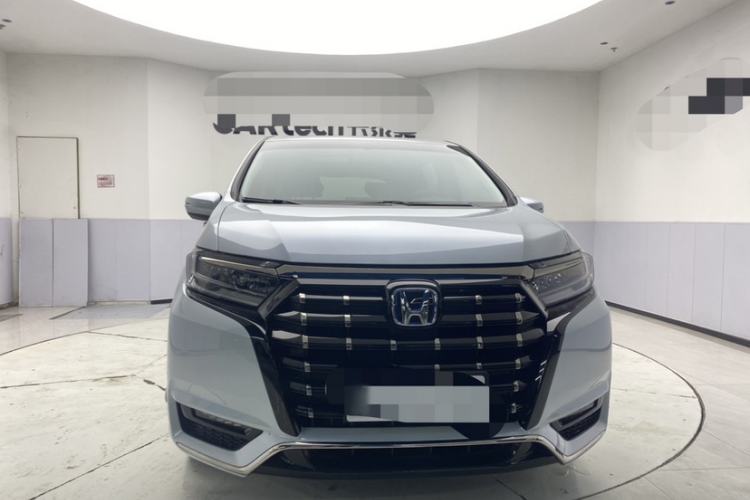 Used Honda Elysion 2024 2.0L eHEV Classic Edition
