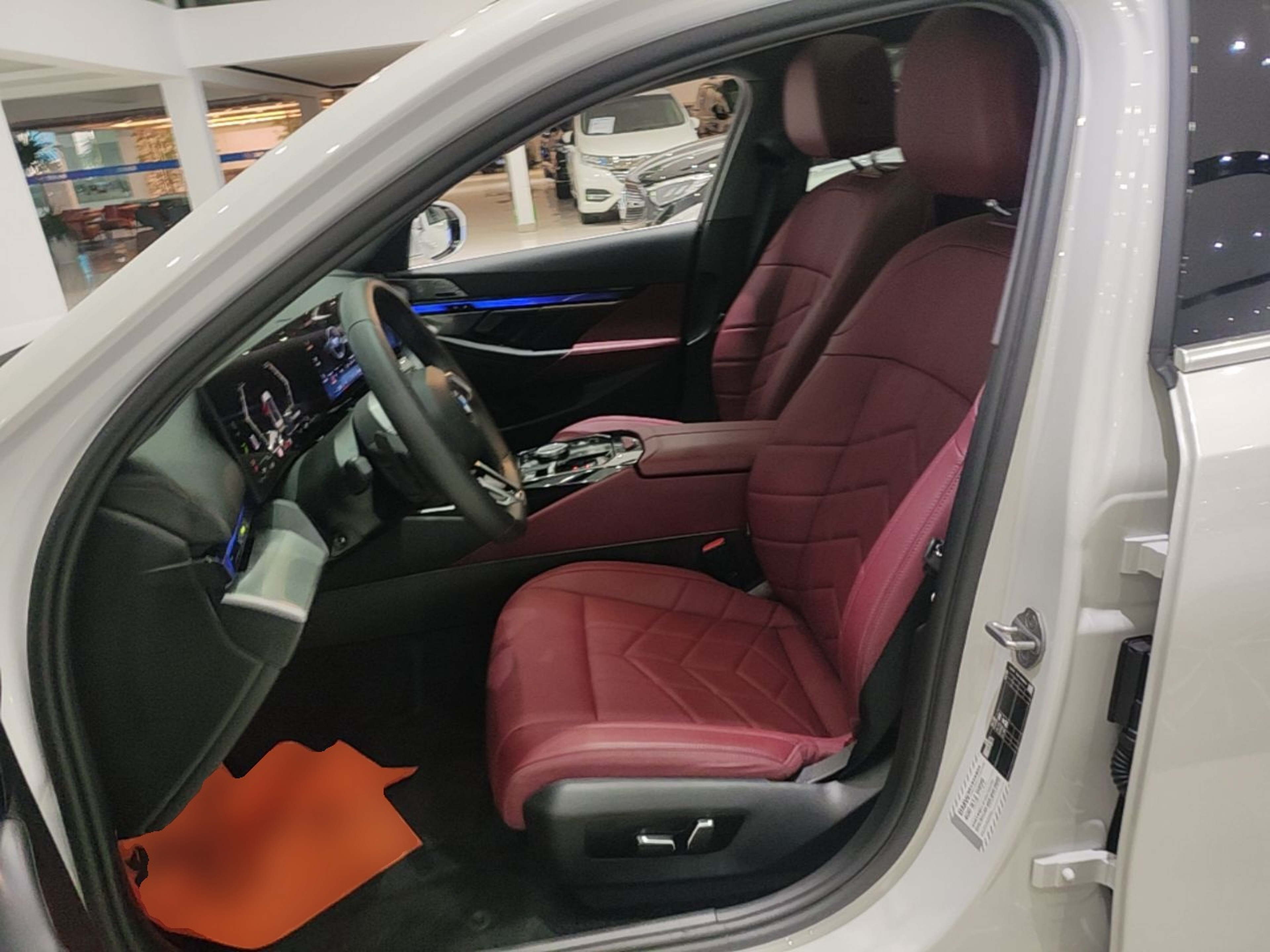 Переднее сиденье в автомобиле