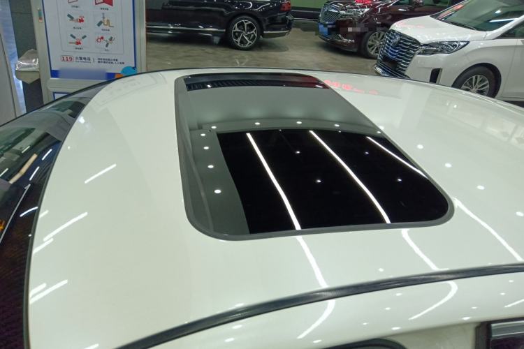 Used Infiniti Q50L 2018 2.0T Enjoyment Version China VI Standard Roof