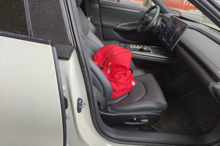 Used Xiaomi Auto SU7 2024 Four-Wheel Drive Ultra-Long Range Advanced Intelligent Driving Max Edition
