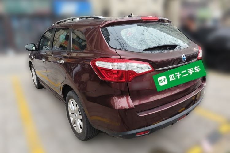 Used Venucia T70 2015 2.0L CVT Smart Edition