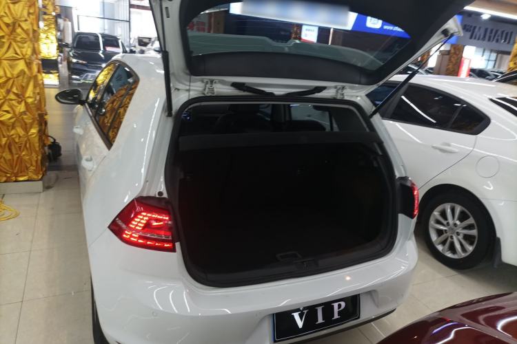 Used Volkswagen Golf 2016 1.6L Automatic Fashion Model