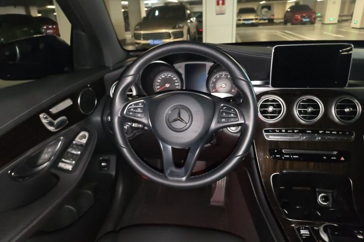 Used Mercedes-Benz GLC 2017 GLC 260 4MATIC Luxury Model
