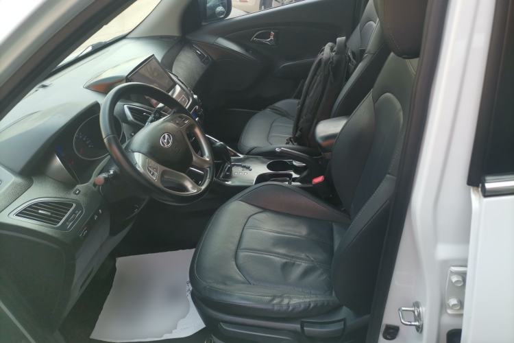 Used Hyundai ix35 2015 2.0L Automatic 2WD Smart Type China IV