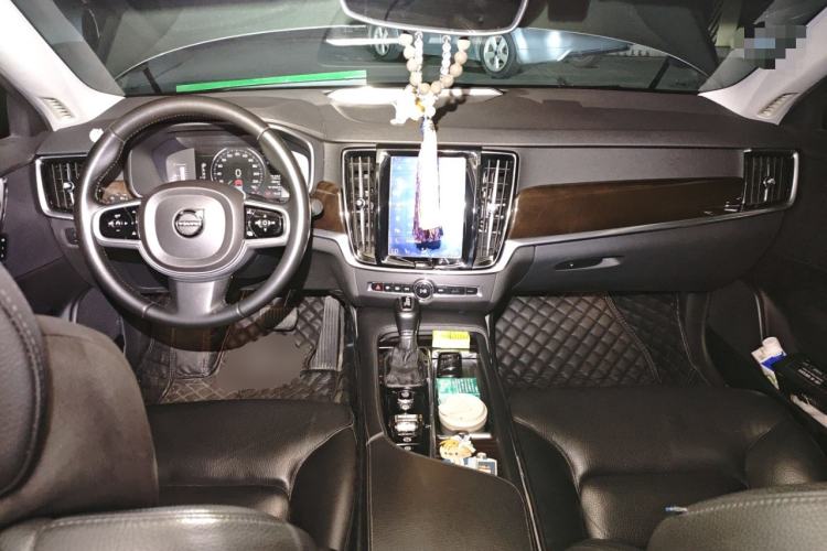 Used Volvo S90 2018 T4 Zhiyuan Edition Center Console