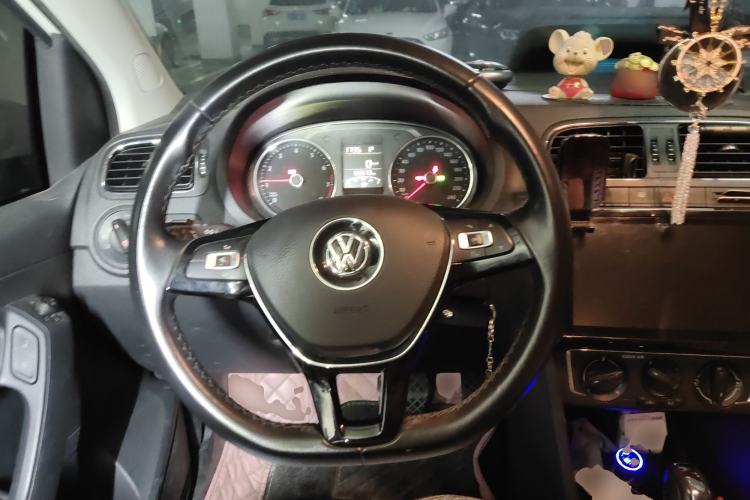 Used Volkswagen Polo 2016 1.6L Automatic Comfort Model
