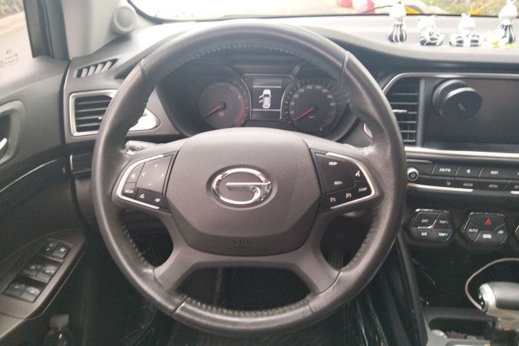 Used GAC Trumpchi GS4 2017 235T Automatic Two-Wheel Drive Luxury Smart Connectivity Version Steering Wheel