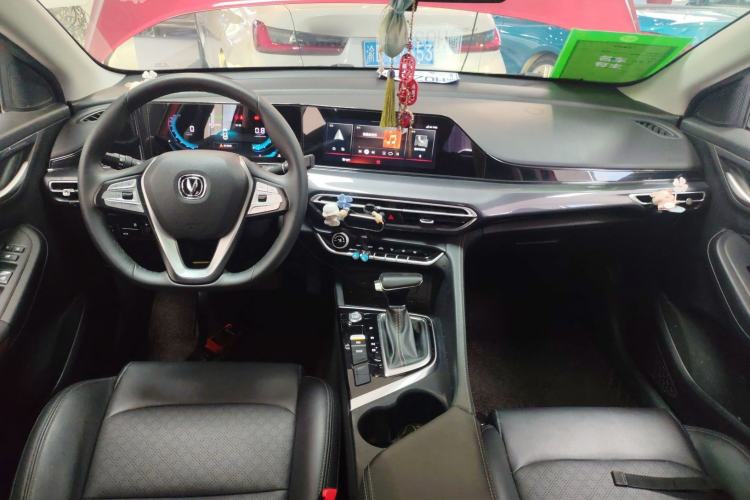 Used CHANGAN Eado 2020 PLUS Blue Whale NE 1.4T GDI DCT Prestige Model Center Console