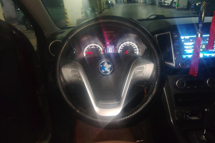 Used Venucia T70 2015 2.0L CVT Smart Edition