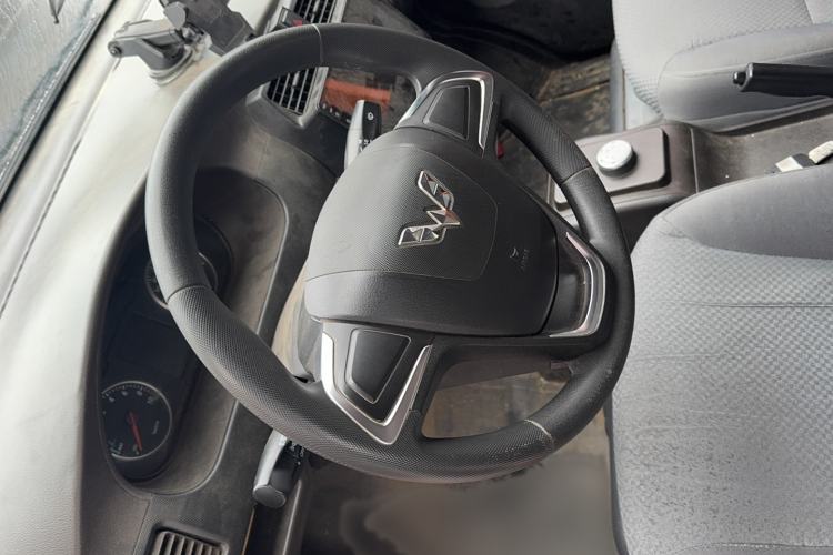 Used Wuling Rongguang EV 2020 Enclosed Window Version Base Model 2 Seats 300 KM
