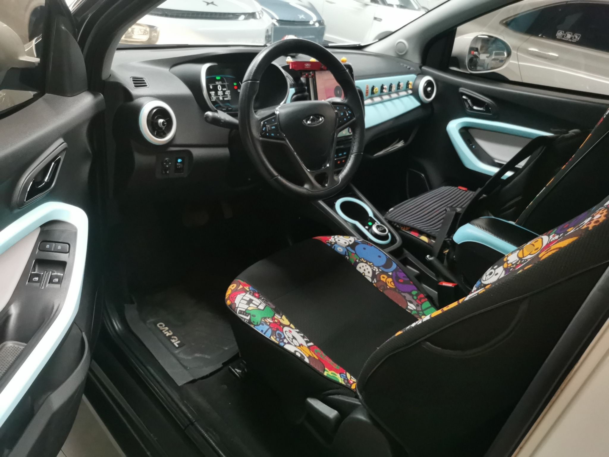 المقاعد الأمامية داخل السيارة