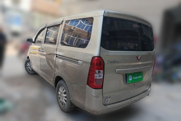 Used Wuling Rongguang V 2015 1.2L Base Version
