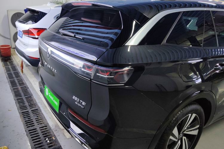 Used Volkswagen Tavendor 2024 Facelifted 380TSI All-Wheel Drive R-Line Cruise Premium Edition