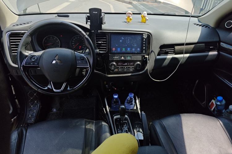 Used Mitsubishi Outlander 2018 2.0L Two-Wheel Drive Glory Edition 5 Seats