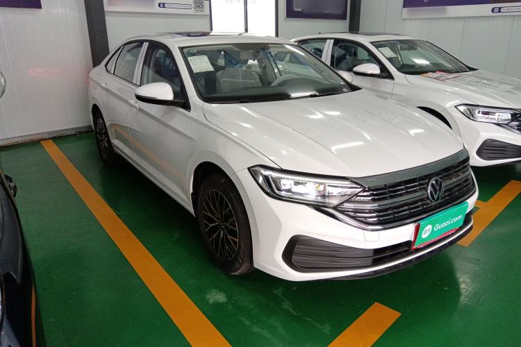 Used Volkswagen Sagitar 2025 Facelift 200TSI DSG Flyover Edition Front Right 45 Deg