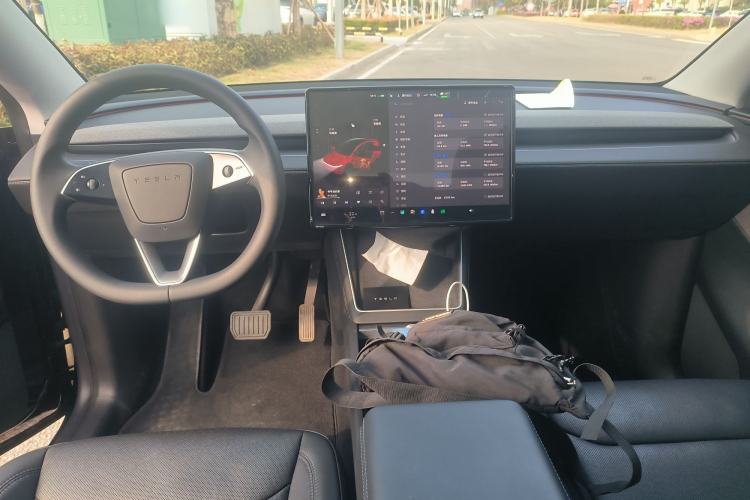 Used Tesla Model Y 2025 Rear-Wheel-Drive Version