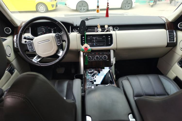 Used Land Rover Range 2015 3.0 SC V6 Vogue Center Console