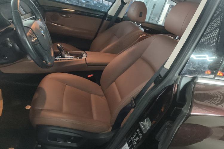 Used BMW 5 Series GT 2015 528i Leading Model
