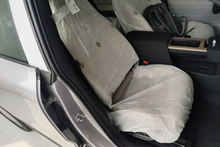 Used Volvo XC70 Plug-in Hybrid 2026 Model Two-Wheel Drive Long-Range Core Right Front Seat