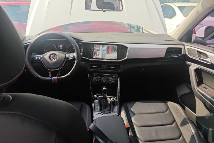 Used Volkswagen Tayron 2019 330TSI Two-Wheel-Drive Luxury Version China V Emission Standard Center Console