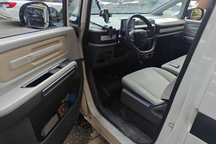 Used SAIC MAXUS Dana V1 2023 V1 Short Wheelbase Low Roof (43 kWh)