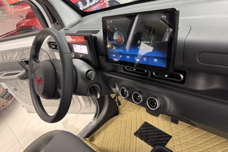 Used Wuling Zhiguang New Energy 2025 Comfort Model Interior 6