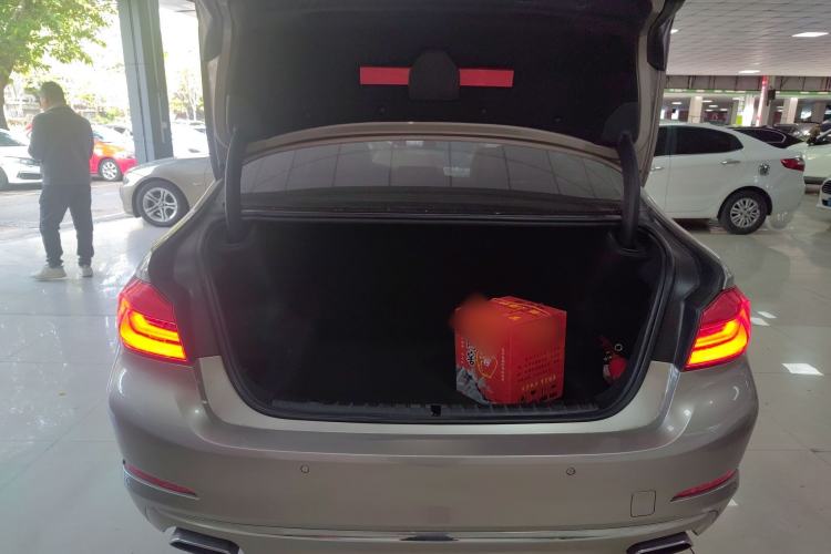 Used BMW 5 Series 2019 525Li Luxury Package
