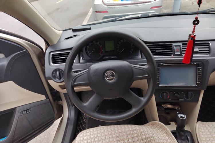 Used Skoda Rapid 2013 1.6L Automatic Smart Selection Model