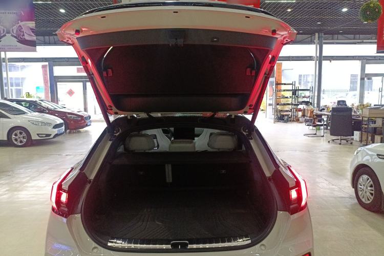 Used Zeekr 001 2025 ME Version 100 kWh All-Wheel Drive
