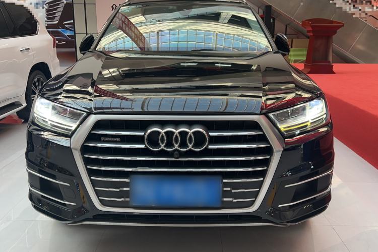 Used Audi Q7 2019 45 TFSI Comfort Model
