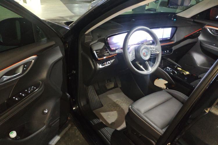 Used Buick Envision 2025 Encore Plus 28T Two-Wheel-Drive Platinum Edition