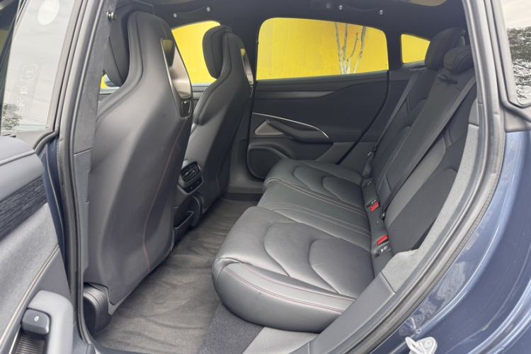 Used Xiaomi Auto SU7 2024 Four-Wheel Drive Ultra-Long Range Advanced Intelligent Driving Max Edition