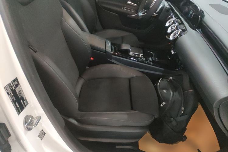 Used Mercedes-Benz A-Class 2022 Revised Version A 200 L Sport Sedan Fashionable Style